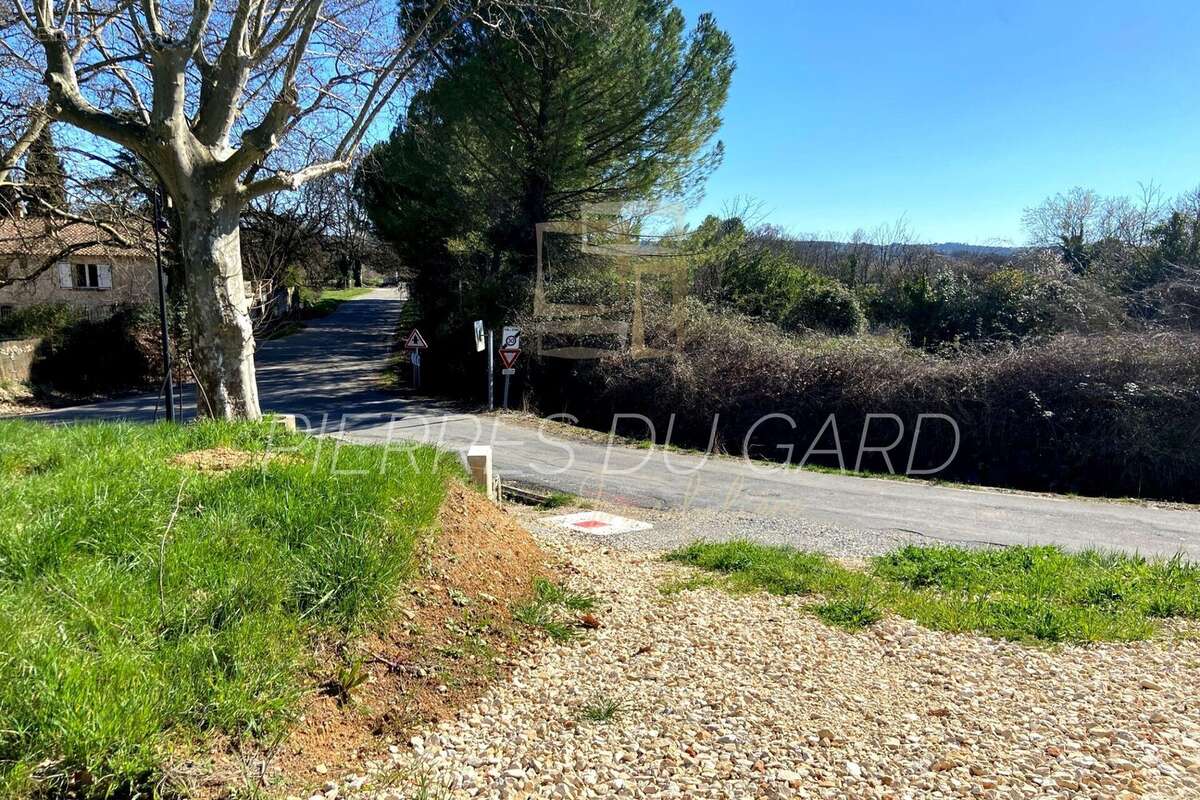 Terrain à LA ROUVIERE