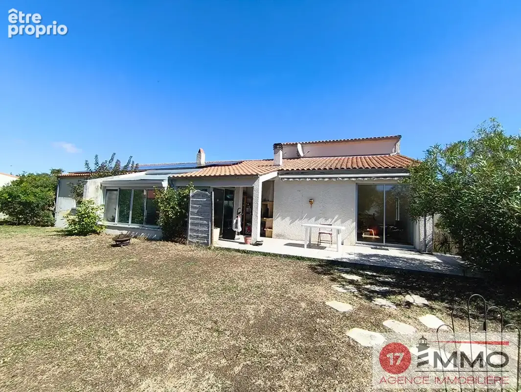 Maison  7 pièce(s) 226 m2 + Jardin clos + 3 garages - photo 12