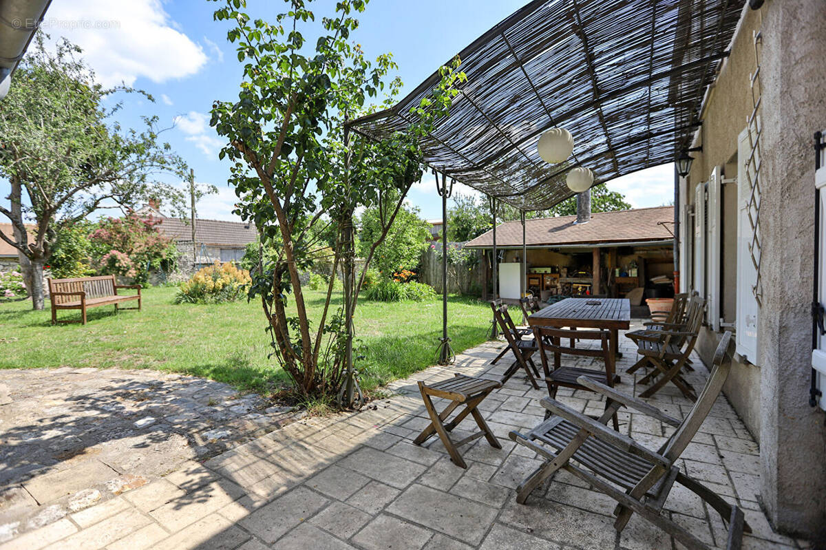 Maison à SAULX-MARCHAIS