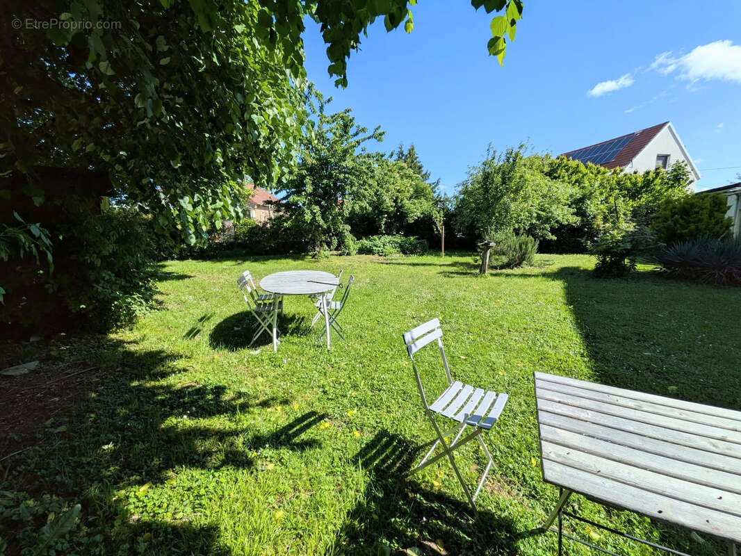 Maison à GENLIS
