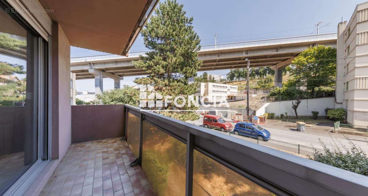 Studio avec parking balcon et cave - photo 8