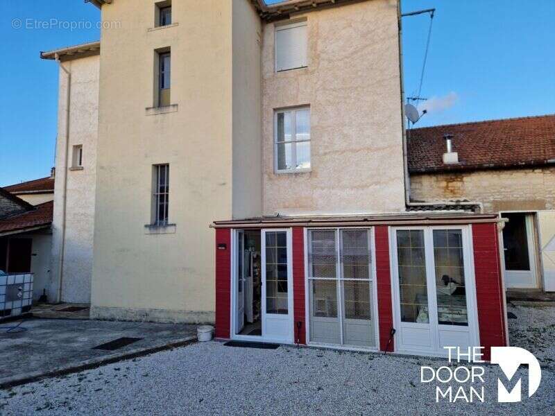 Maison à FRONCLES