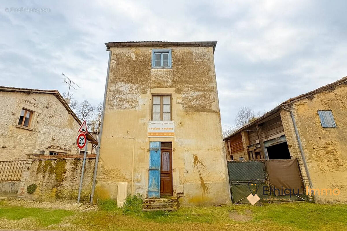 Maison à VILLE-SUR-TERRE