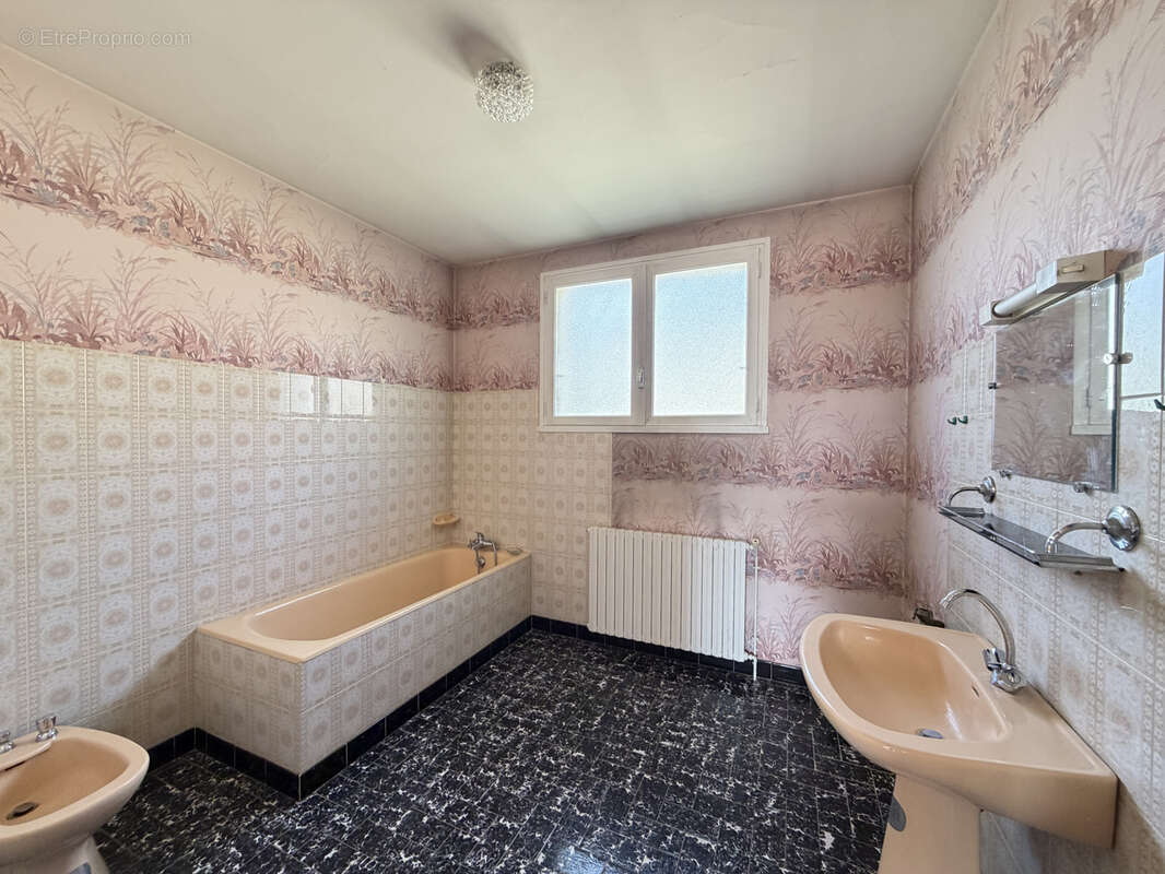 Maison à COLAYRAC-SAINT-CIRQ