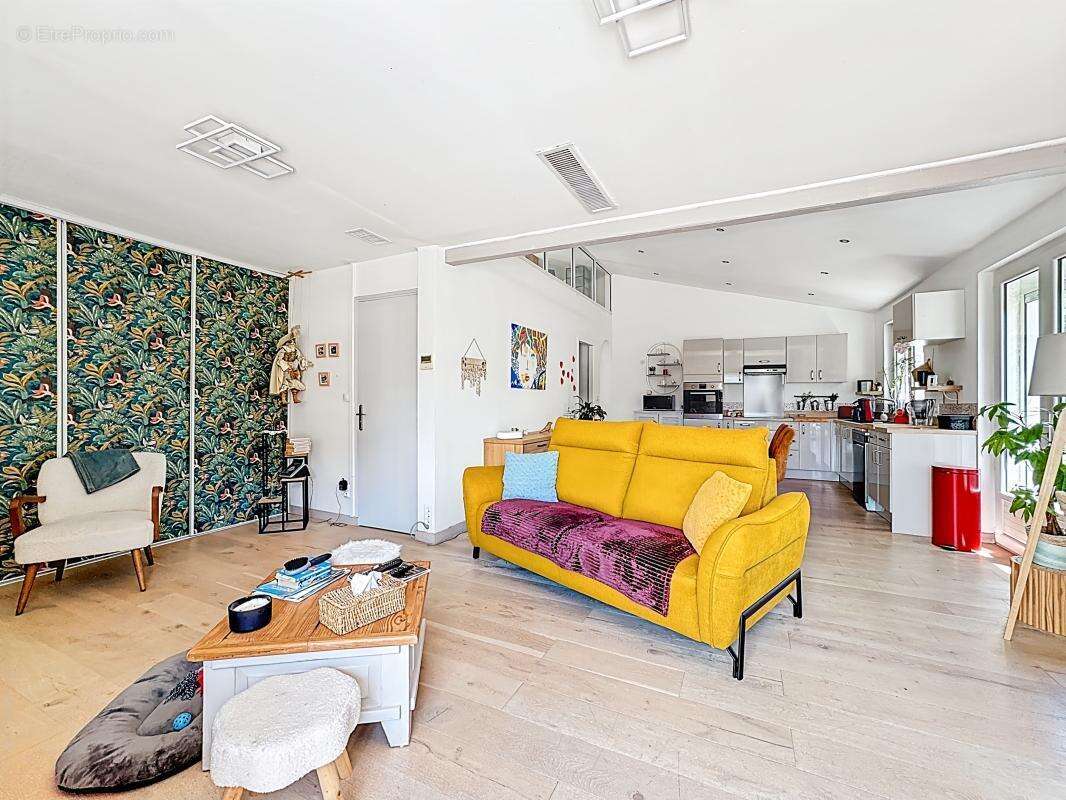 Maison à ROQUEBRUNE-SUR-ARGENS