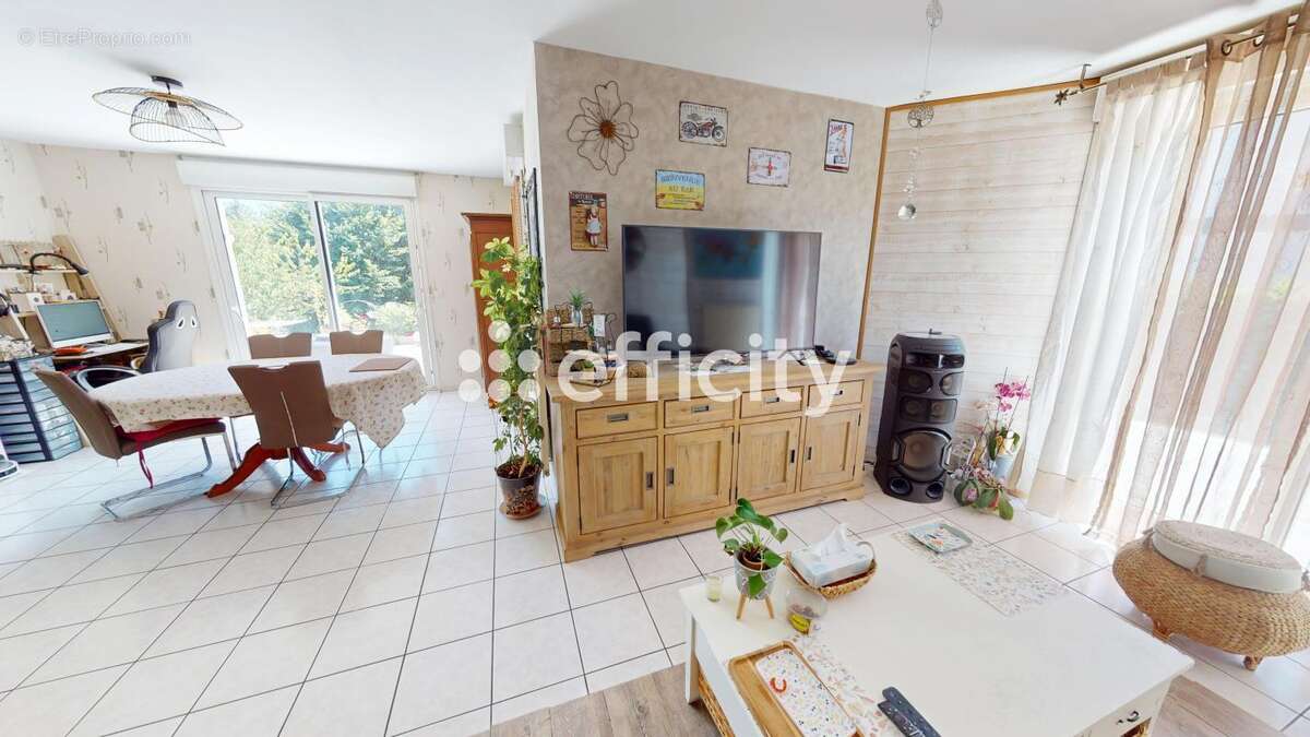 Maison 134 m² à Amagney  - photo 8