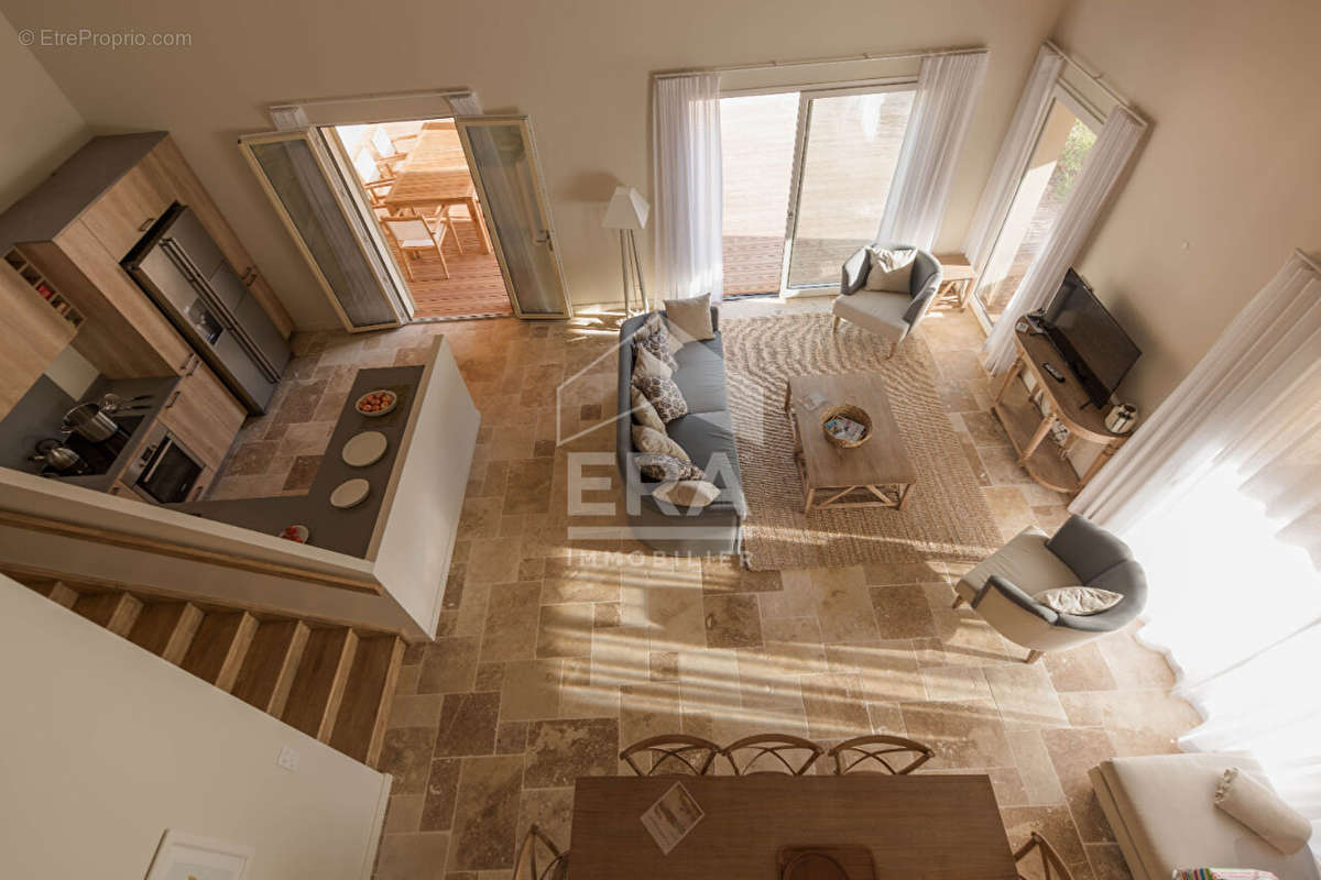 Autre à CASTELNAU-DE-MONTMIRAL