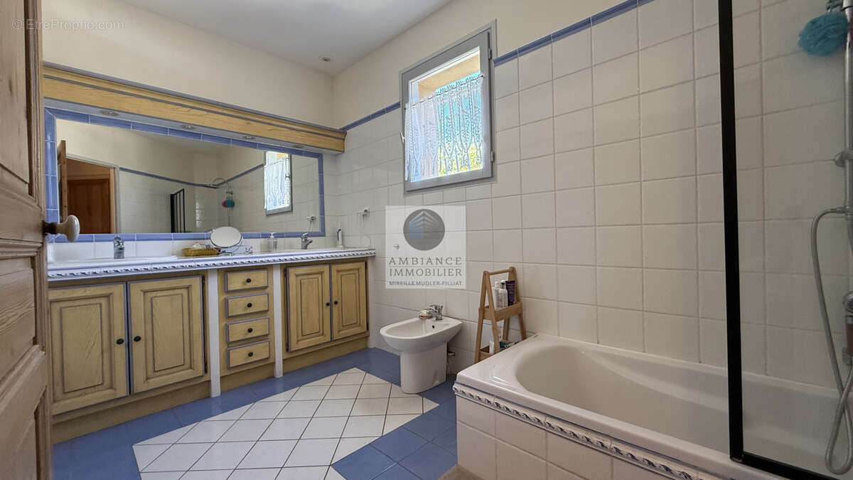 Maison à ETOILE-SUR-RHONE