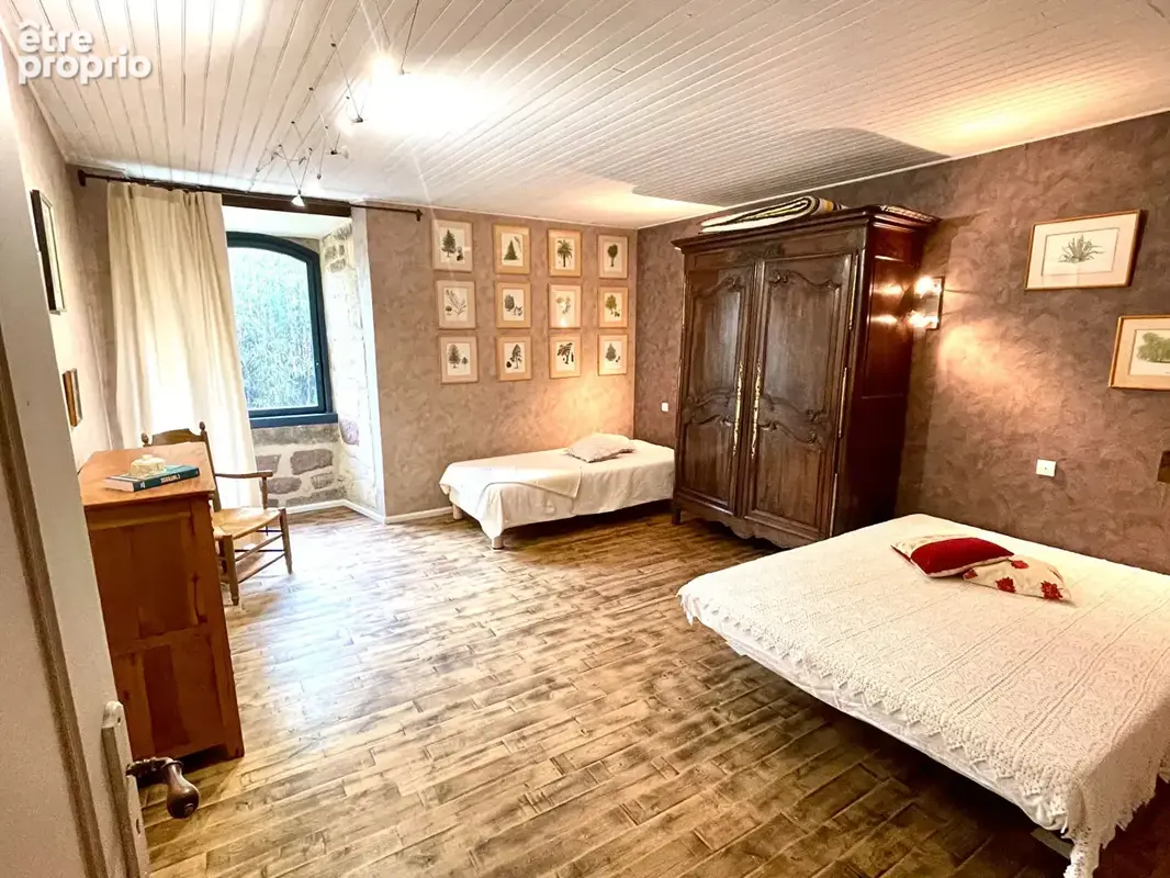 Belle maison en brasier avec dépendances. - photo 8