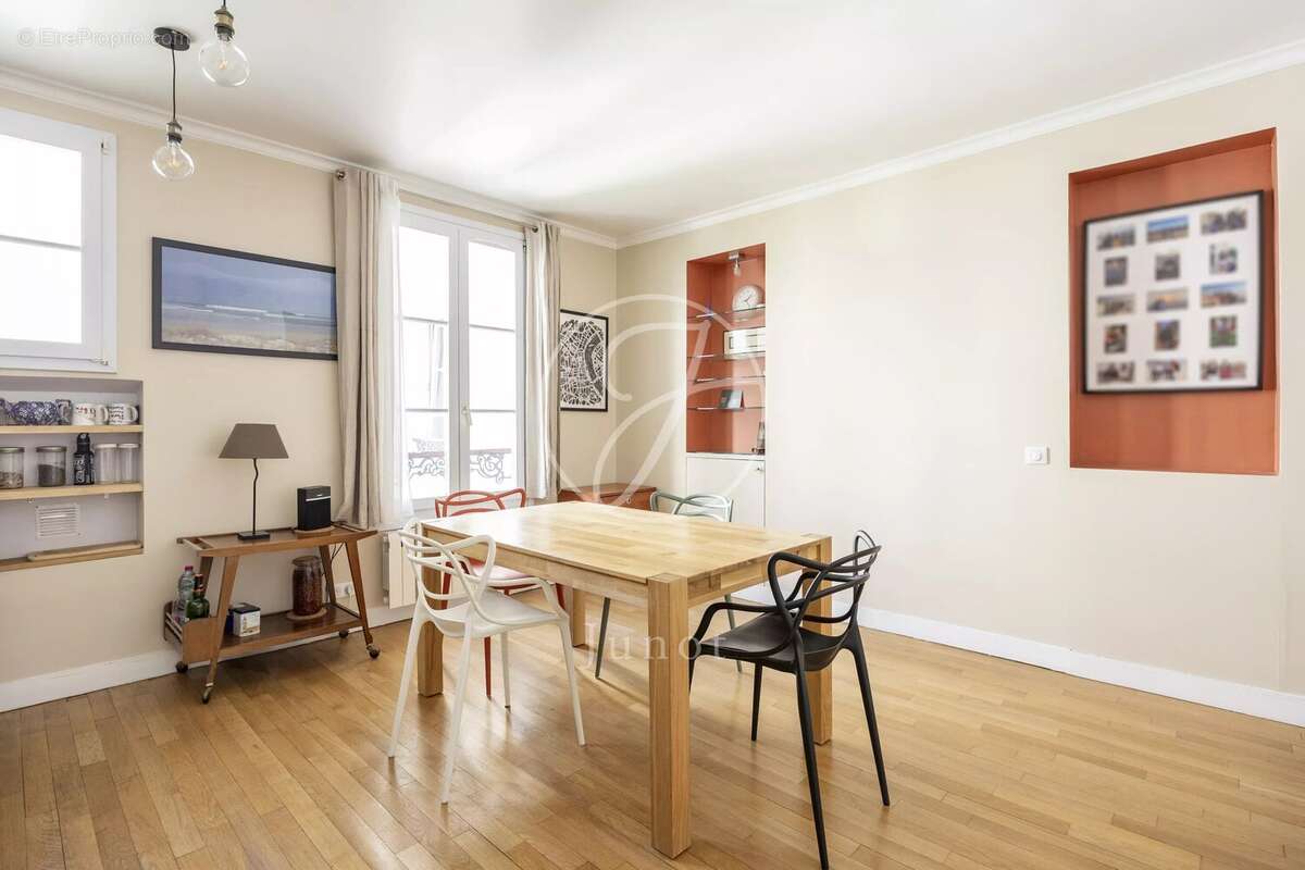 Appartement à PARIS-7E