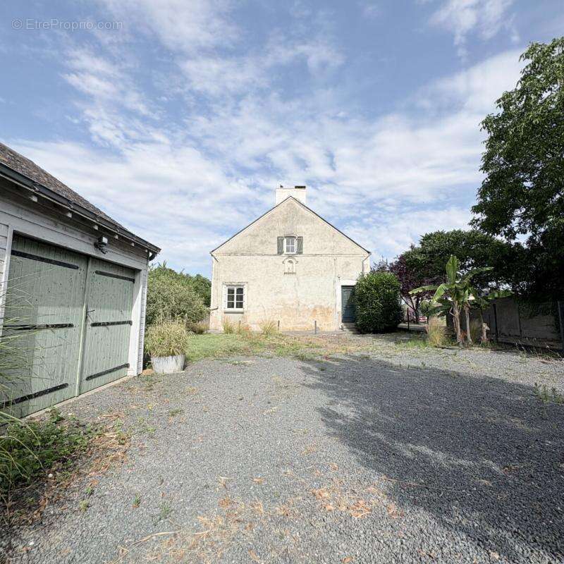 SOUS COMPROMIS Maison familiale avec garage et jardin clos au coeur de Saint-Lumine-de-Clisson - photo 17