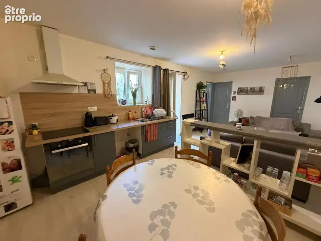 Lucon (85) coeur de ville immeuble de rapport compose de 2 appartements de type t2 locataires en place - photo 5
