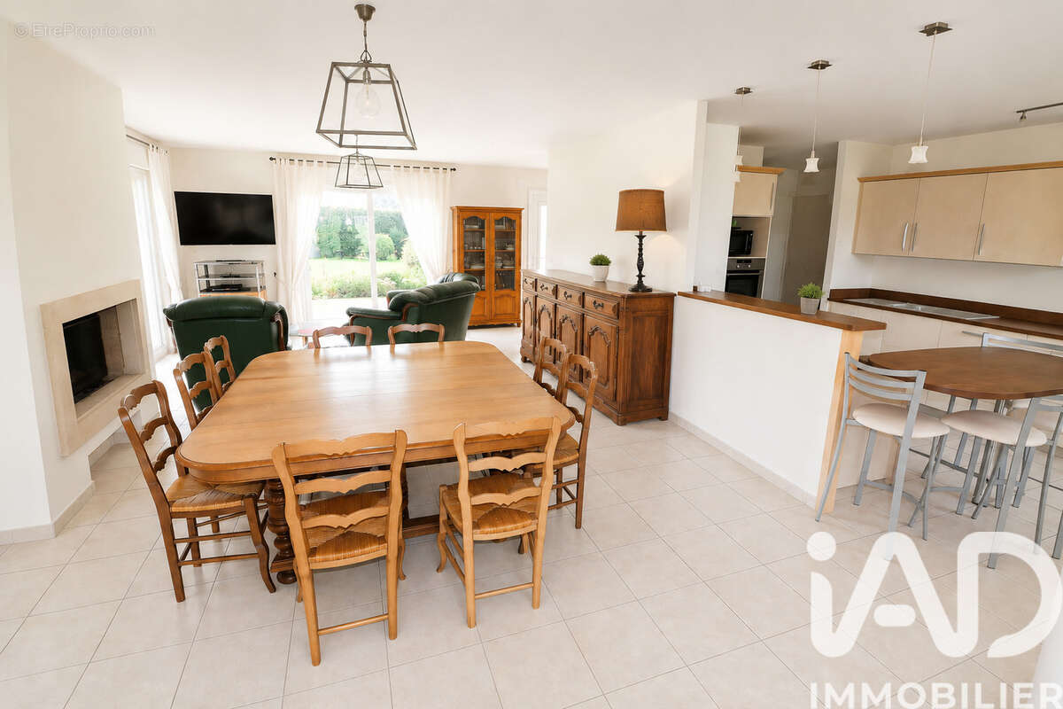 Maison 135 m² à Longueville  - photo 6