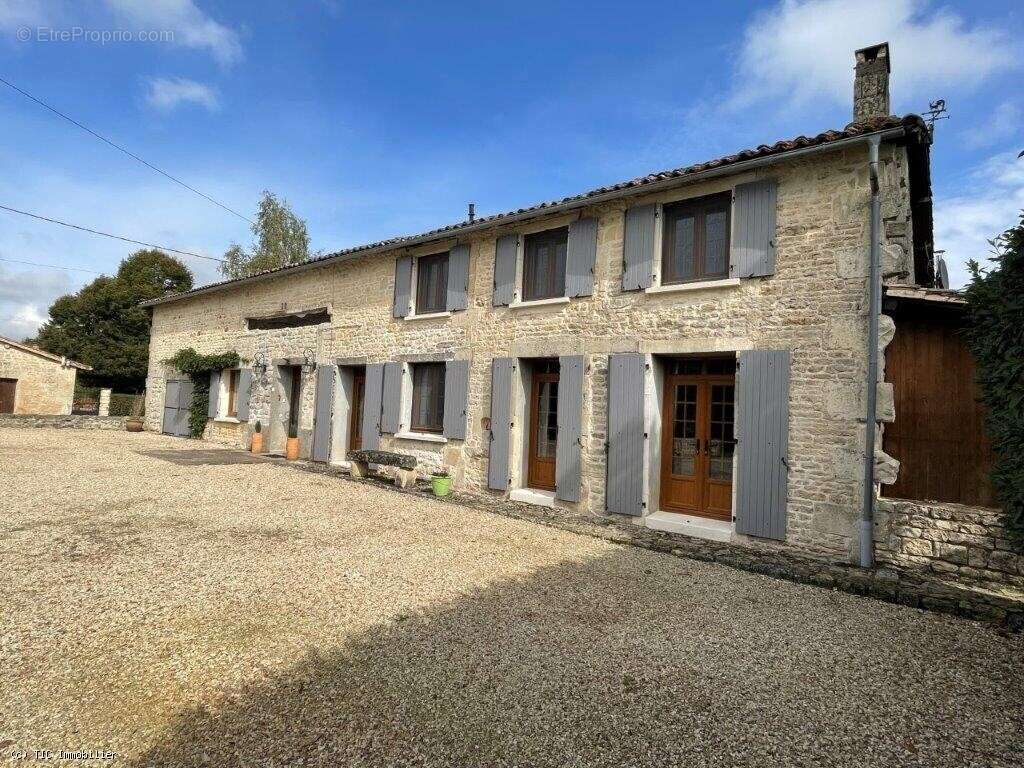 Maison à SAUZE-VAUSSAIS