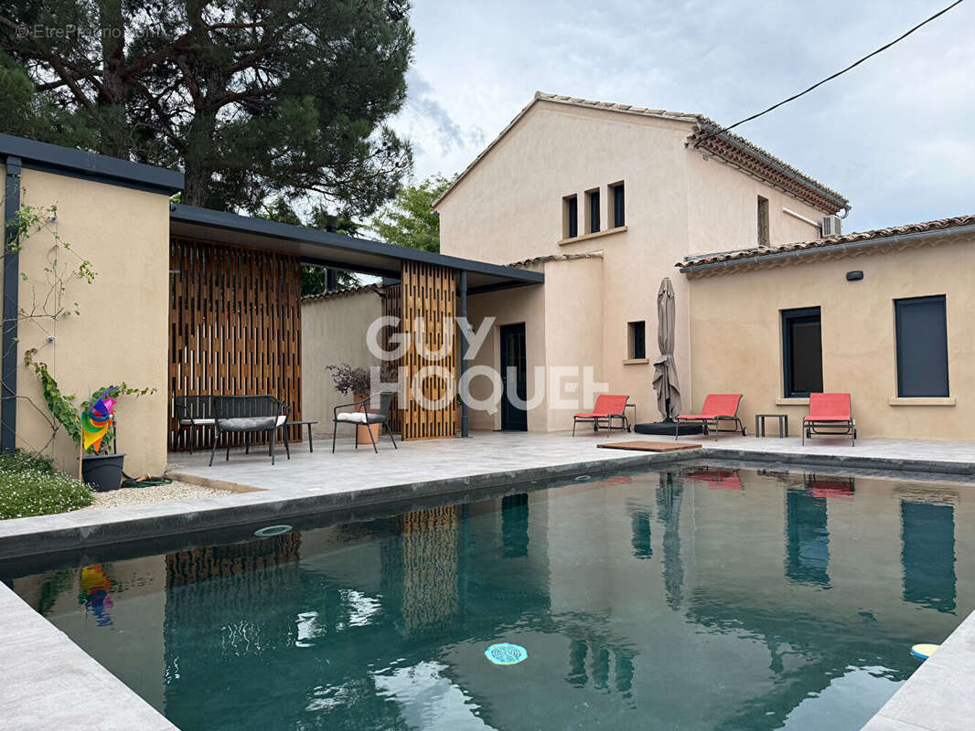 Maison à CHATEAUNEUF-DE-GADAGNE