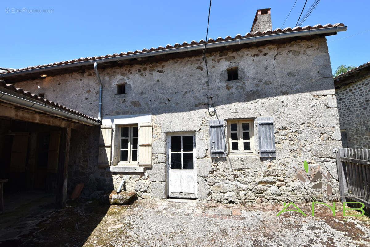 Maison à BUSSEROLLES