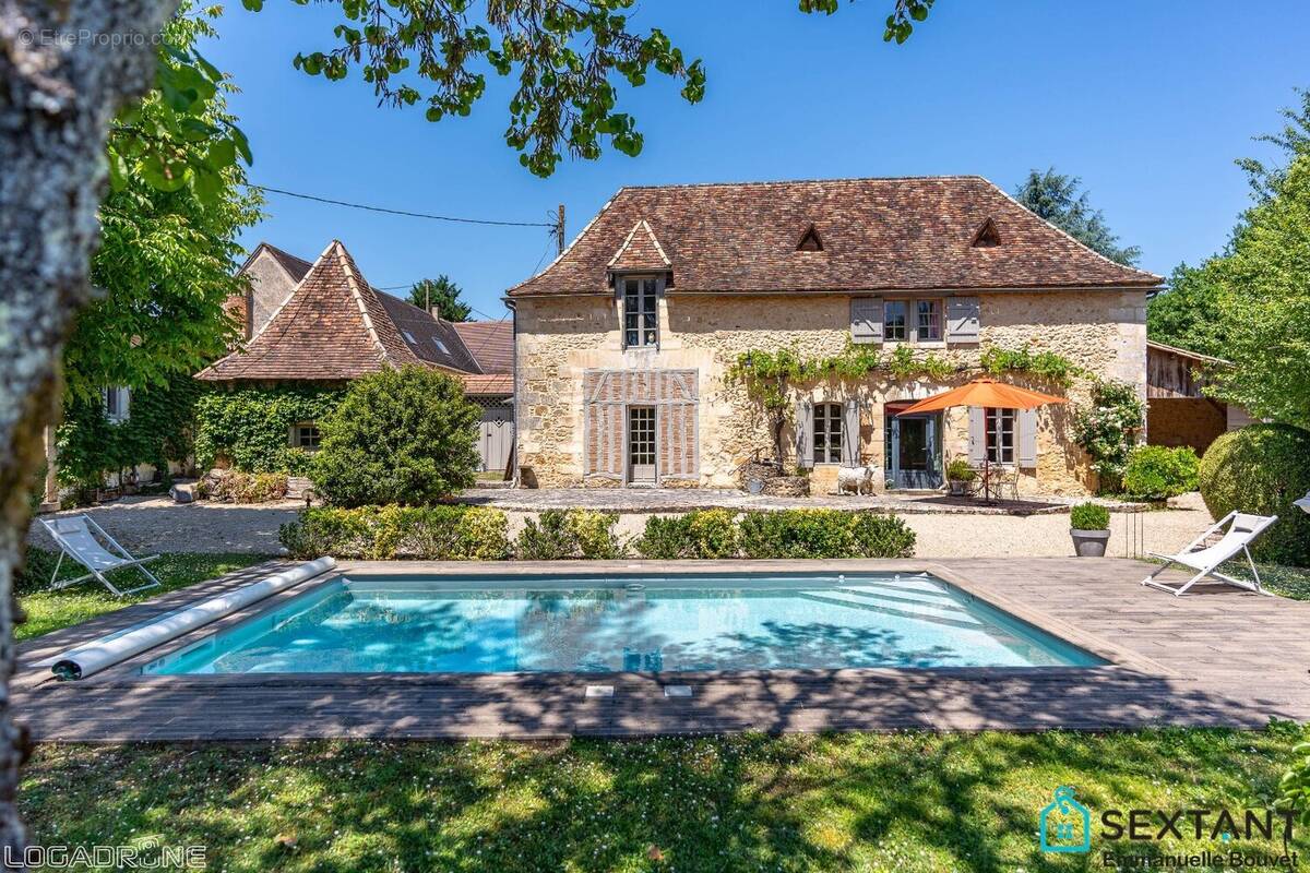 Maison à QUEYSSAC