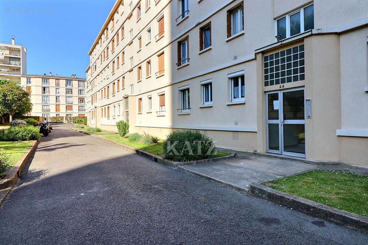 Appartement à CHARENTON-LE-PONT
