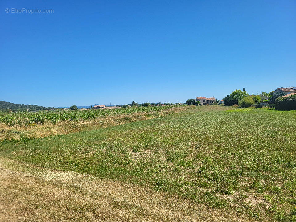 Terrain à RIBAUTE-LES-TAVERNES