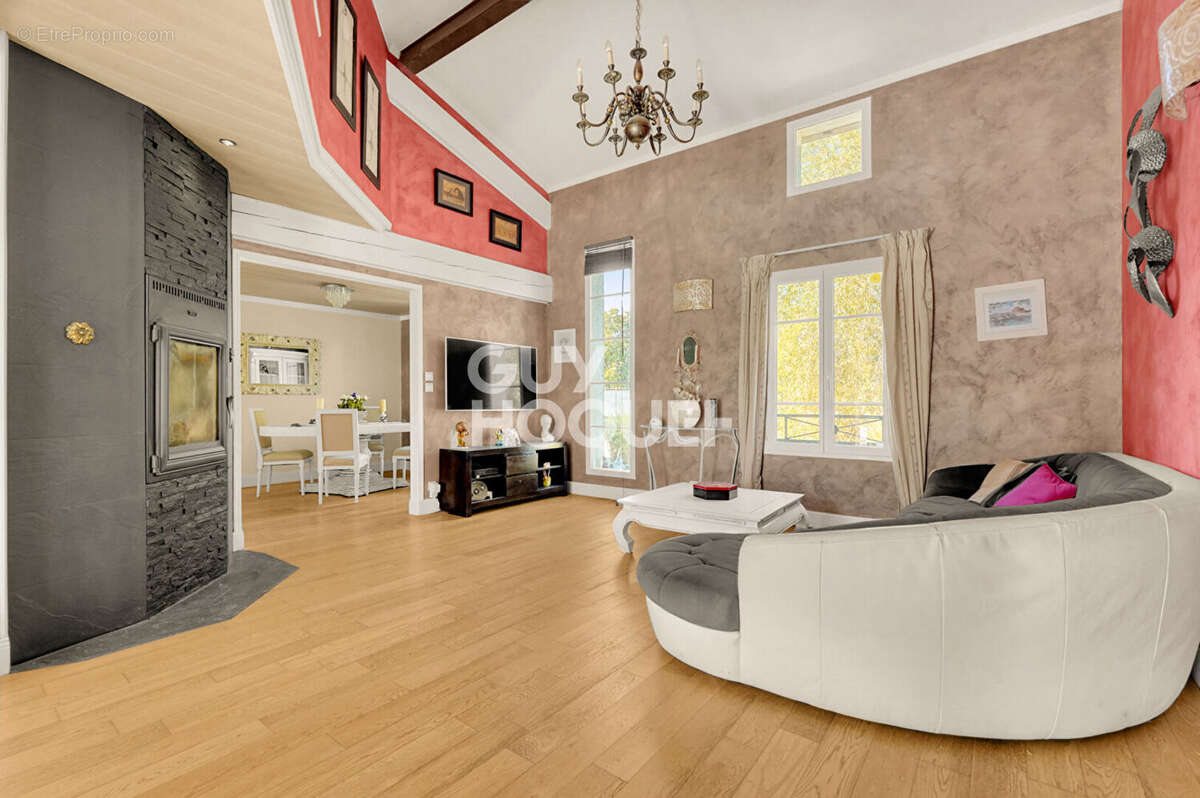 Maison à LESPINASSE