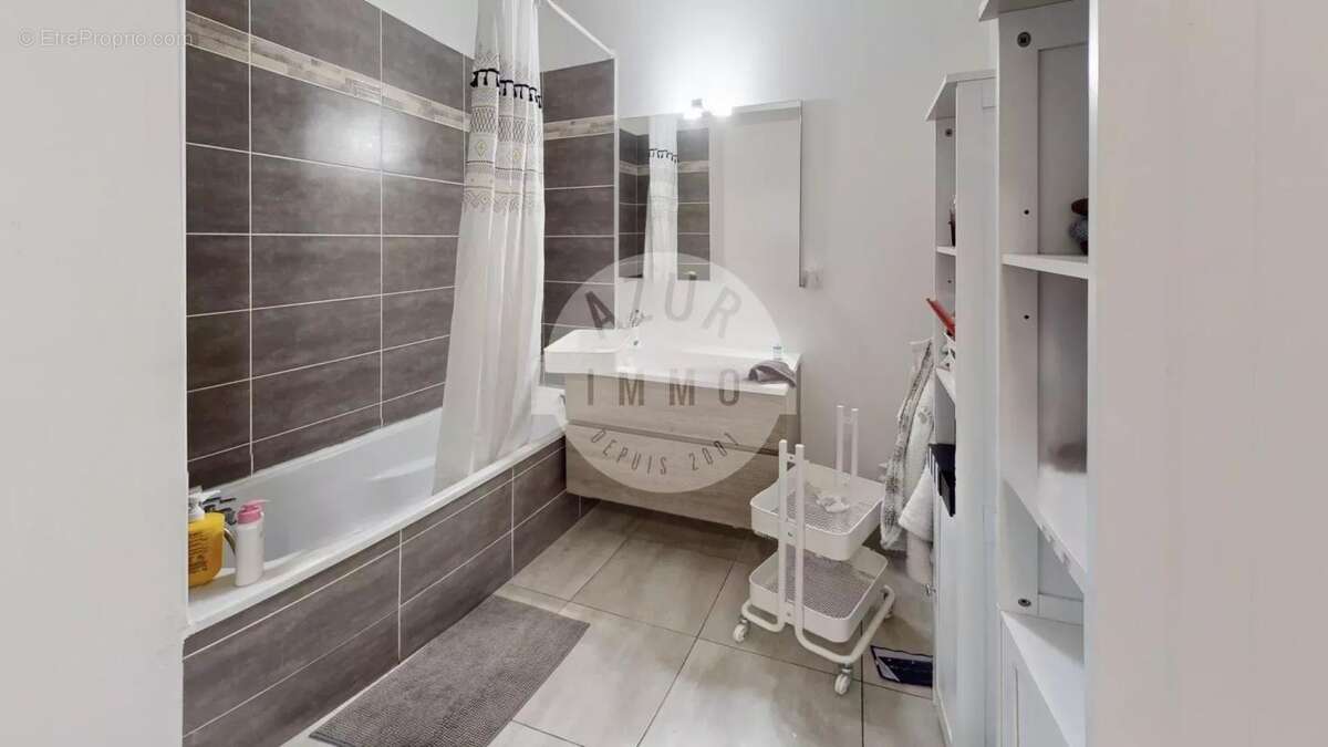 Appartement à MARSEILLE-4E