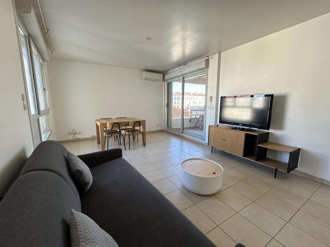 Appartement à MARSEILLE-2E