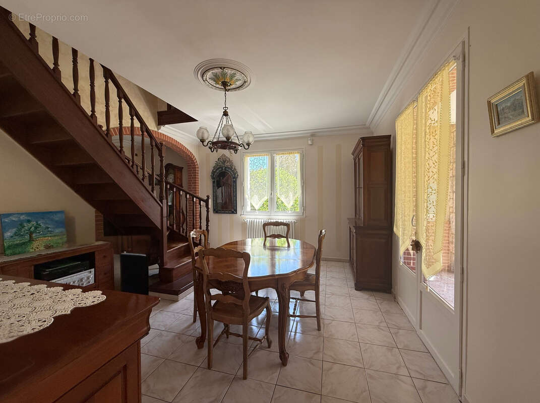 Maison à LA SALVETAT-SAINT-GILLES