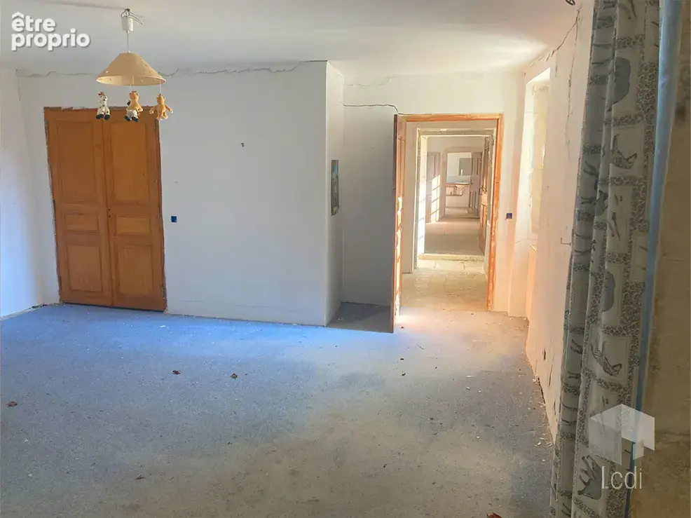 PUYGIRON, propriété sur un terrain de 50 000 m2 - photo 8