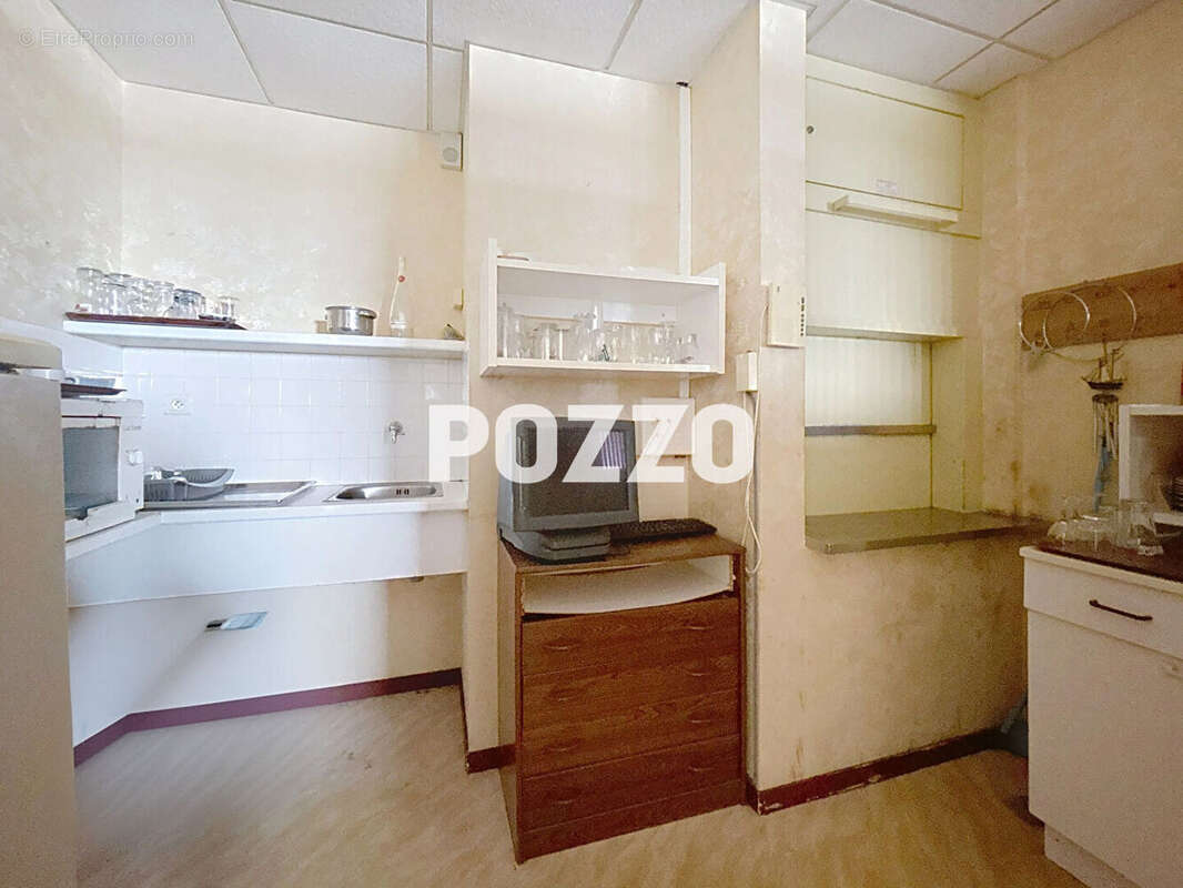 Commerce à GOUVILLE-SUR-MER