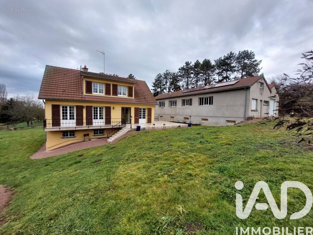 Photo 1 - Maison à MONTCENIS