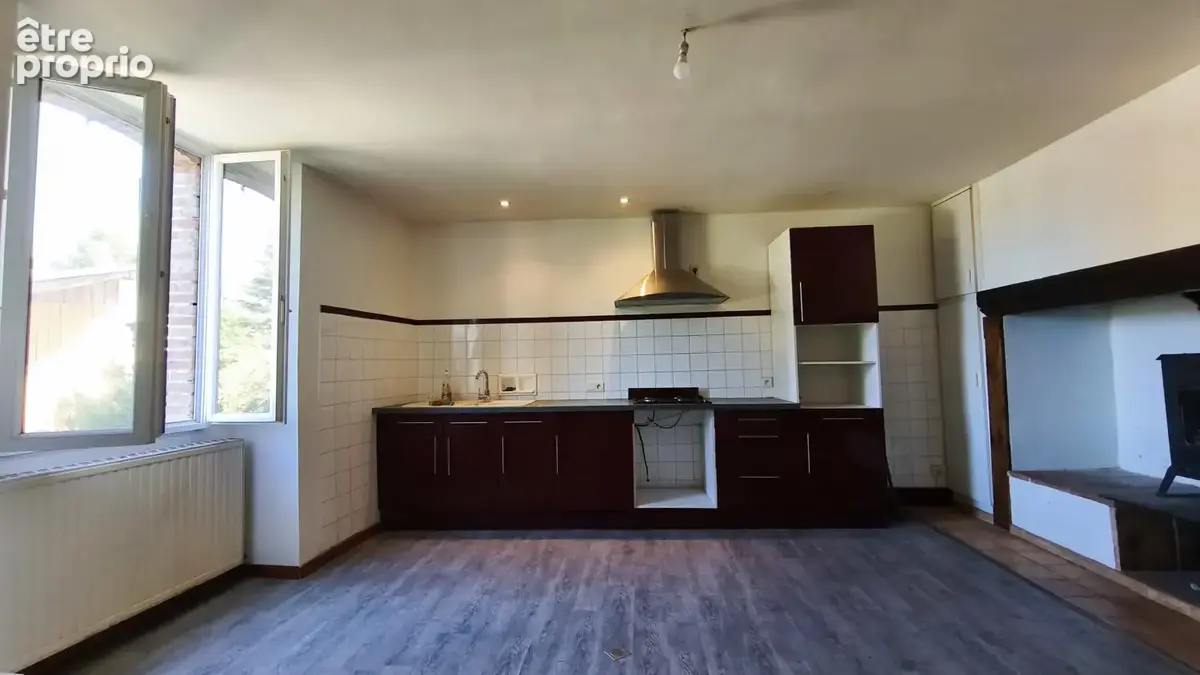 Propriété quercynoise en pierre avec gîte   2 maisons, dépendances et 4 246 m2 de terrain - photo 17