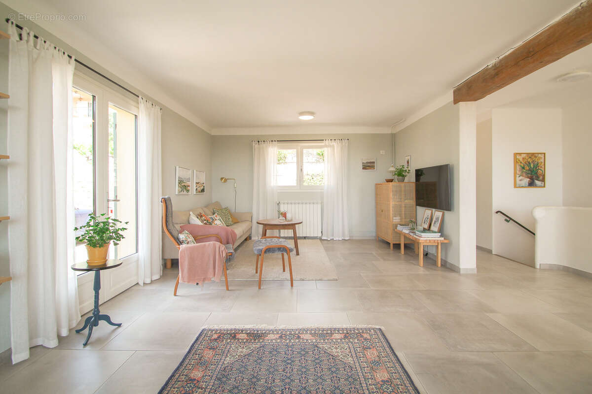 Maison à TOURRETTES