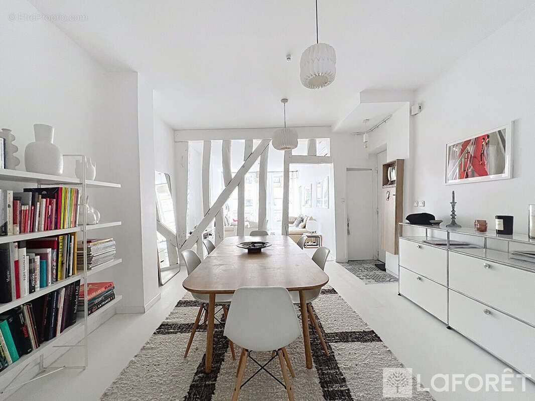 Appartement à PARIS-2E