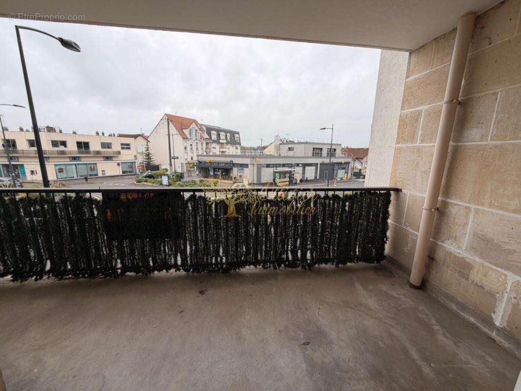 Appartement à PONTAULT-COMBAULT