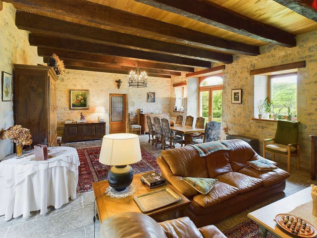 Secteur de la vallée du Lot : Superbe château offrant une vue imprenable sur le Lot - photo 8