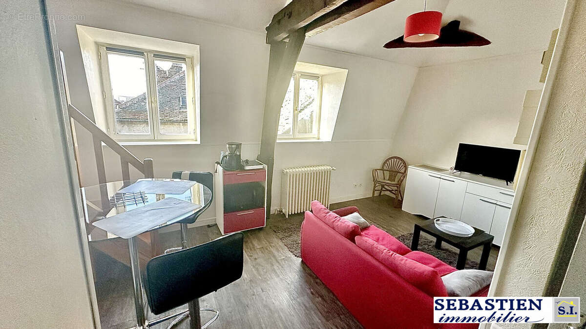 Séjour coin repas - Appartement à TROYES