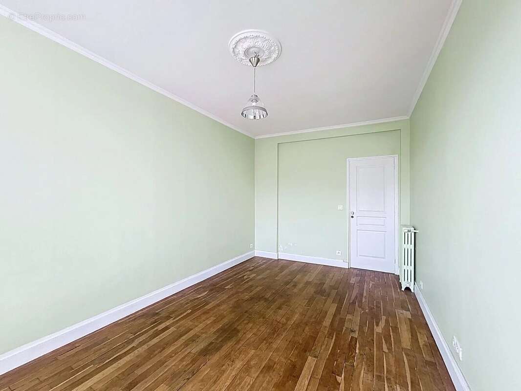 Appartement à LA GARENNE-COLOMBES