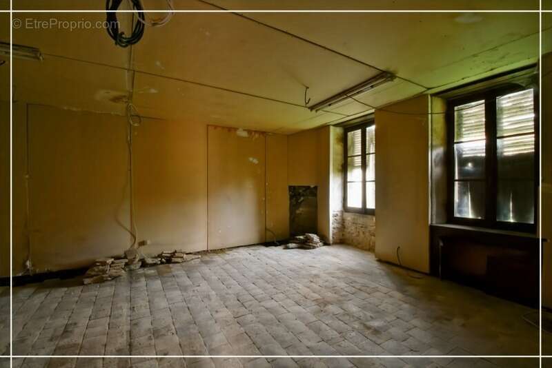Authentique maison en pierres 180 m² - Investisseurs ou amoureux de rénovation - LIGNEROLLES (36) - photo 13