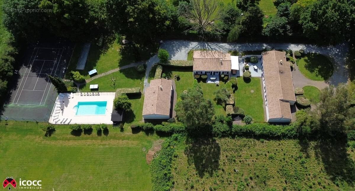 Maison à LA CAILLERE-SAINT-HILAIRE