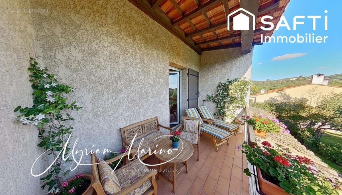 Photo 9 - Appartement à ROQUEBRUNE-SUR-ARGENS