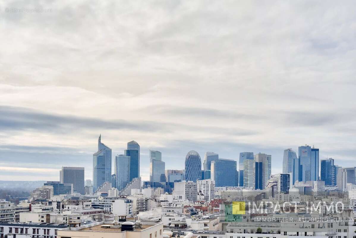 Appartement à COURBEVOIE