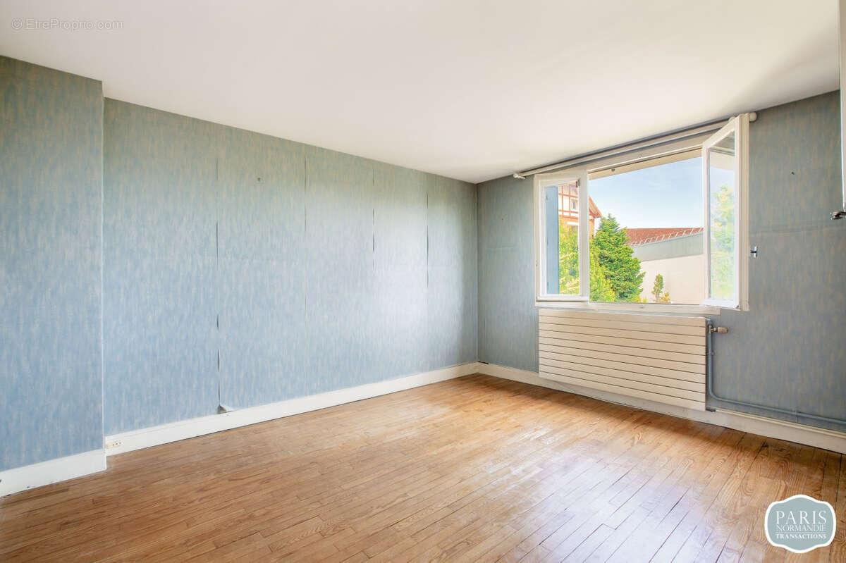 Maison à ISSY-LES-MOULINEAUX