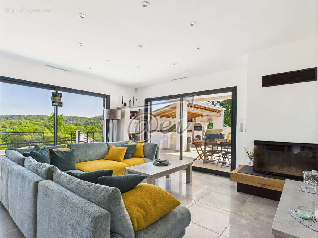 Maison 224 m² à Barjols  - photo 4