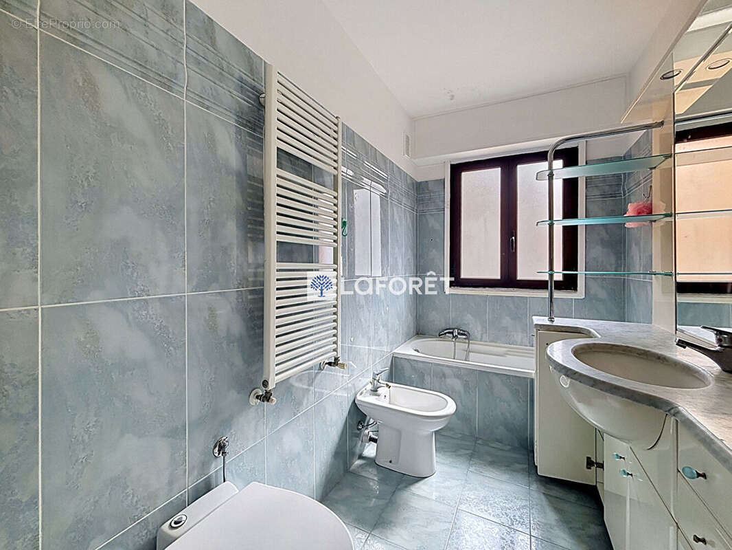 Appartement à ROQUEBRUNE-CAP-MARTIN