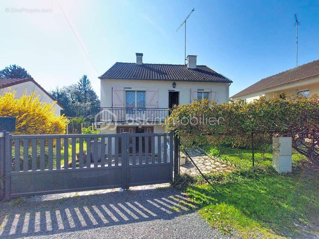 Maison à LORREZ-LE-BOCAGE-PREAUX