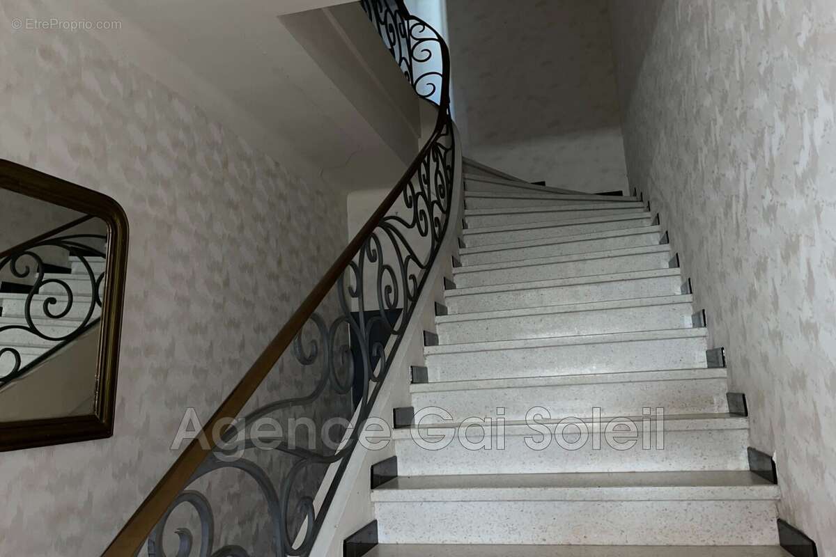 Maison à NISSAN-LEZ-ENSERUNE