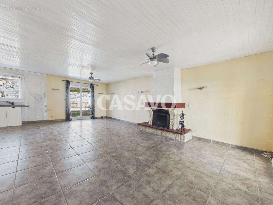 Maison à VILLEFONTAINE