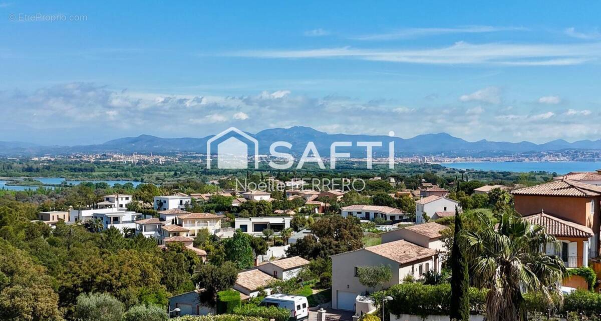 Photo 1 - Terrain à FREJUS
