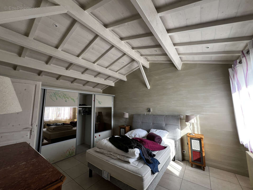 Maison à SAINT-PIERRE-DE-MONS