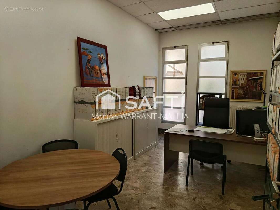 Photo 3 - Commerce à FREJUS